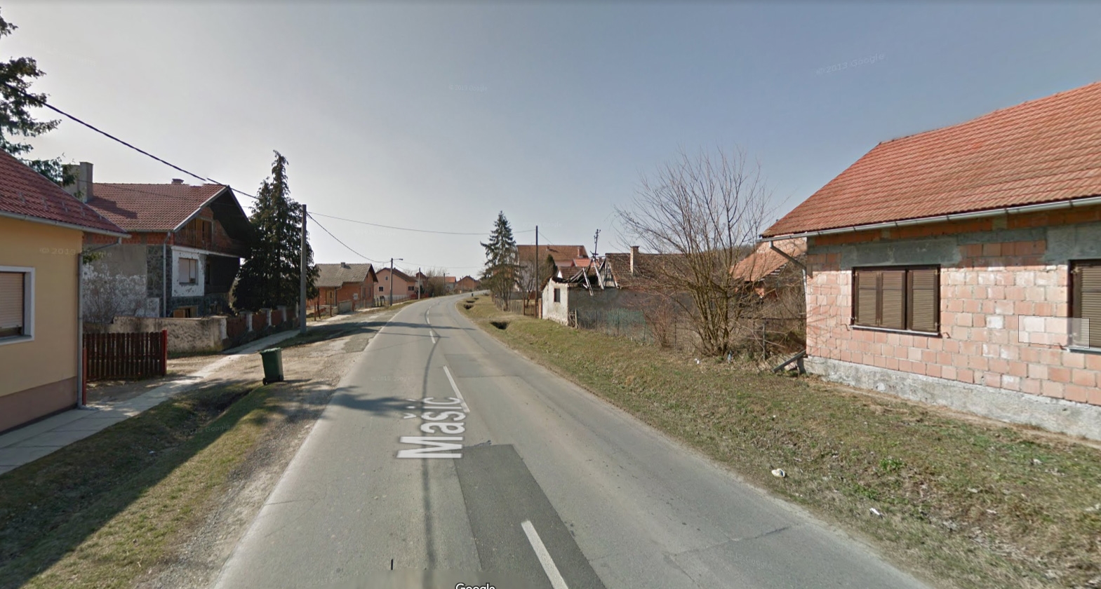 Kod Nove Gradiške sletjeli autom u kanal, dvoje ozlijeđenih