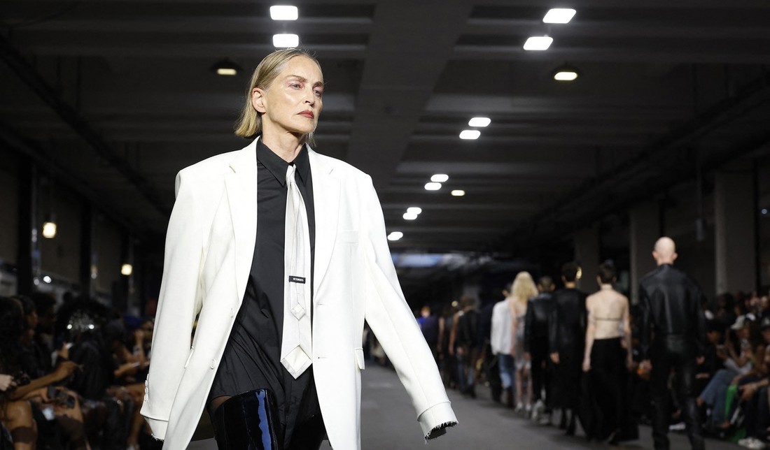 Sharon Stone (68) prošetala modnom pistom nakon 30 godina - i totalno rasturila