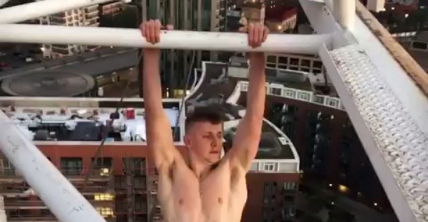 Riskirao život zbog Instagrama: Mladić se bez užeta popeo na najvišu zgradu EU-a
