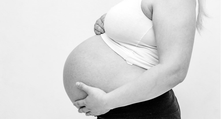 Centar za prevenciju bolesti tvrdi: Trudnice imaju veći rizik od teškog oblika covida