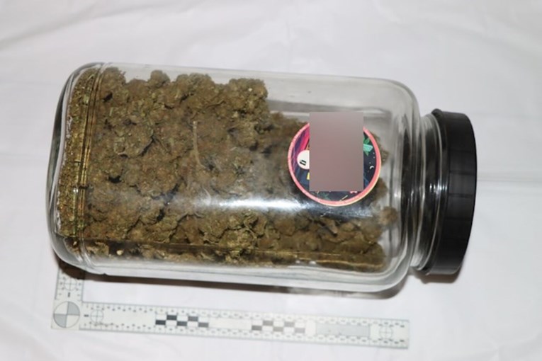 Uhićen Zagrepčanin koji je u centru i preko dostave prodavao konoplju