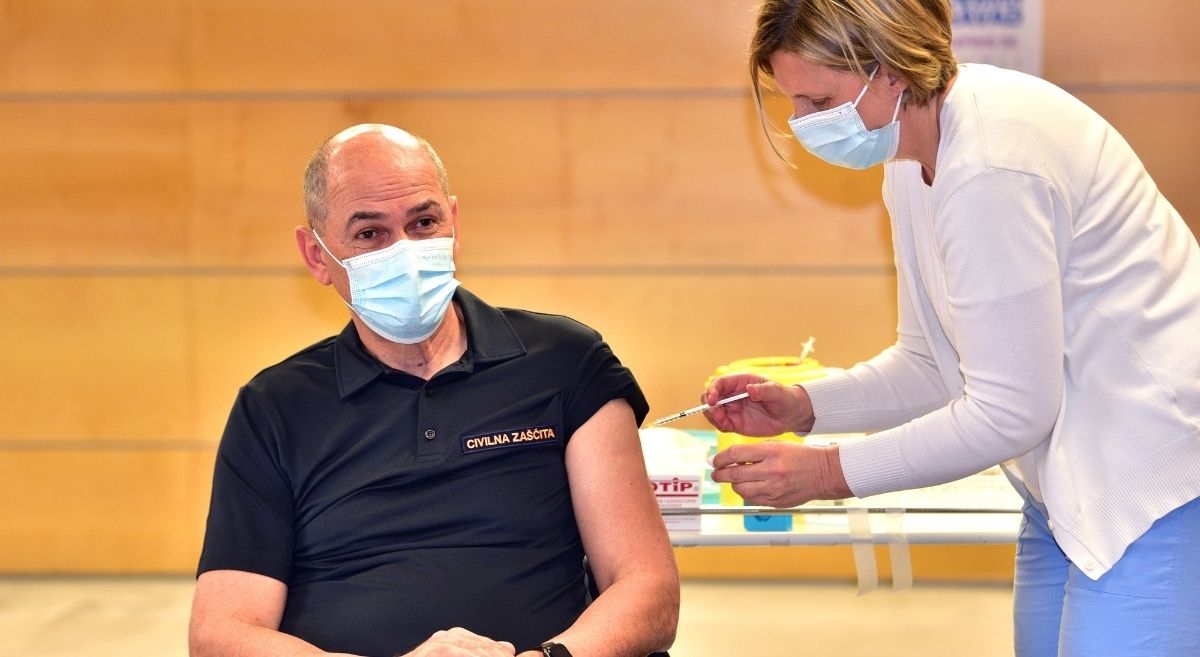 FOTO Slovenski državni vrh se cijepio AstraZenecom