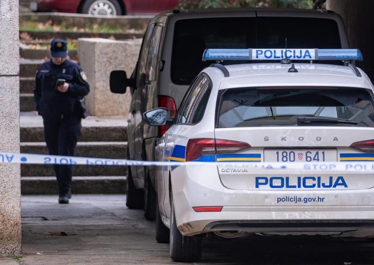 Muškarac (74) kod Benkovca napao 64-godišnjaka ručnim alatom. Obojica ozlijeđena