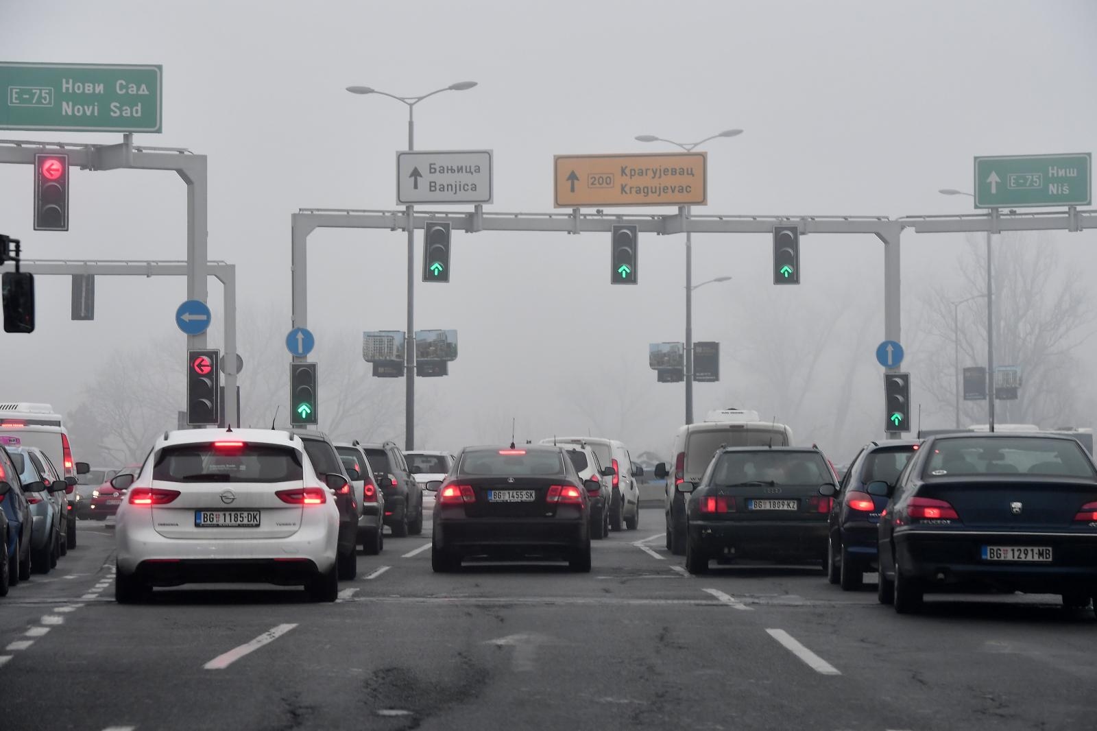 Pazite kako vozite, na cestama ima dosta poledice i magle