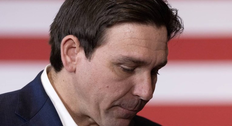 Trumpov suparnik odustao od izbora 