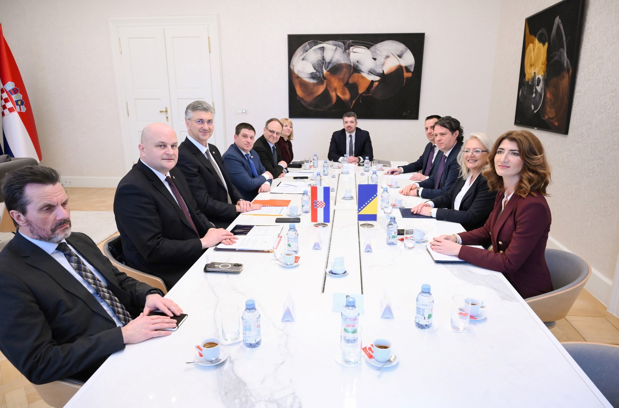 Plenković se susreo s predstavnicima BiH: Podržat ćemo ključne projekte