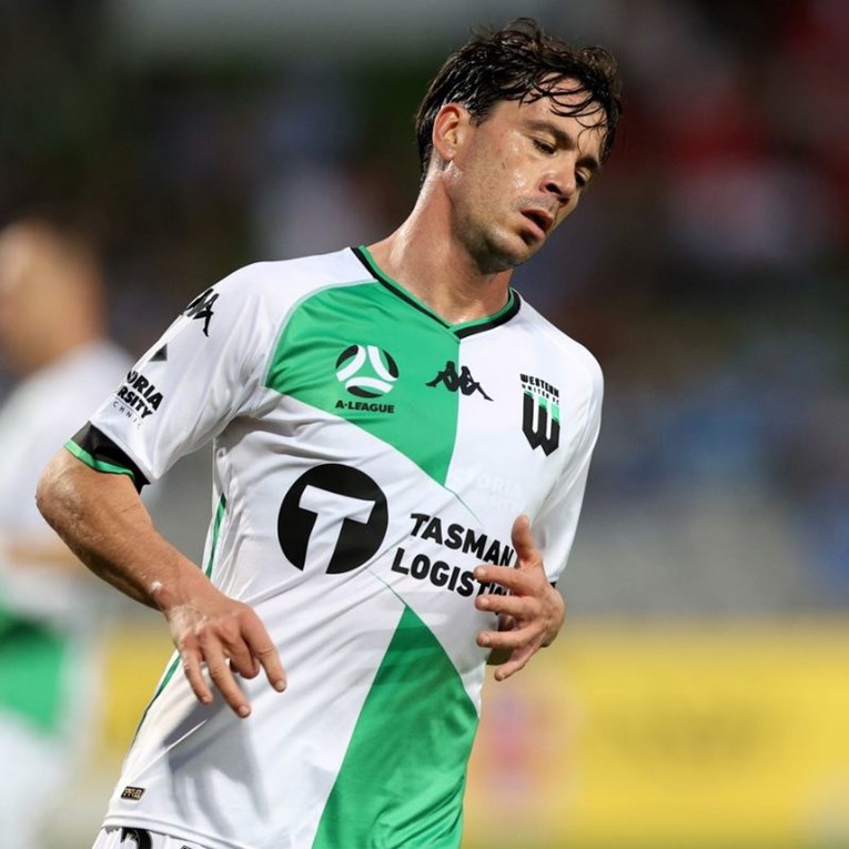 Najbizarniji crveni ikad. Španjolac isključen prije početka utakmice zbog boje gaćica