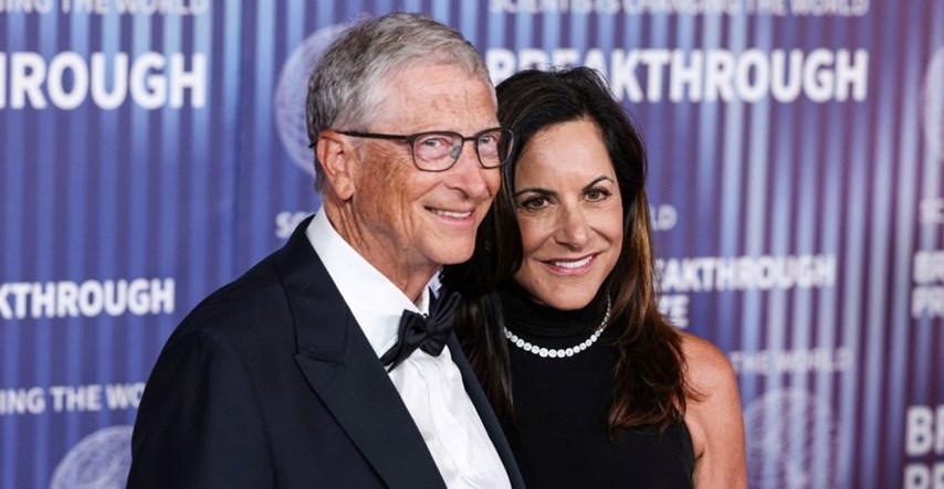 Bill Gates pozirao sa svojom 60-godišnjom djevojkom na crvenom tepihu