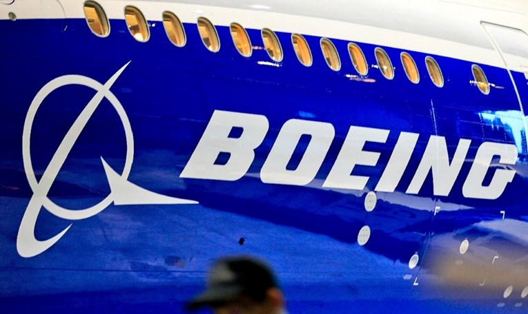 Boeing otpušta 12.000 radnika