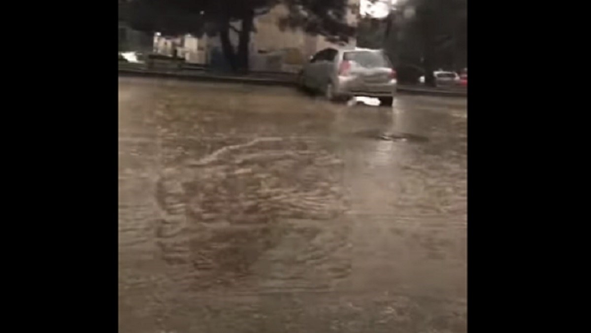 VIDEO Nevrijeme u Dalmaciji, ogromne količine kiše, ulice pod vodom