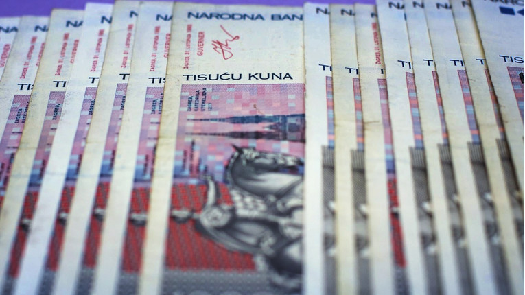 Prosječna plaća za listopad iznosila je 6756 kuna