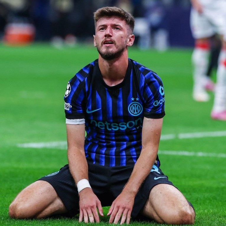 Trener izvadio lošeg Sučića na poluvremenu. Navijači kritiziraju hrvatskog veznjaka