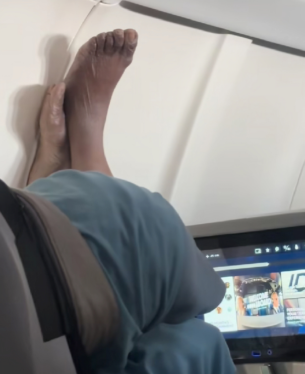 Žena pokazala prizor iz aviona koji je zgrozio ljude: "Još i miče prstima, fuj"