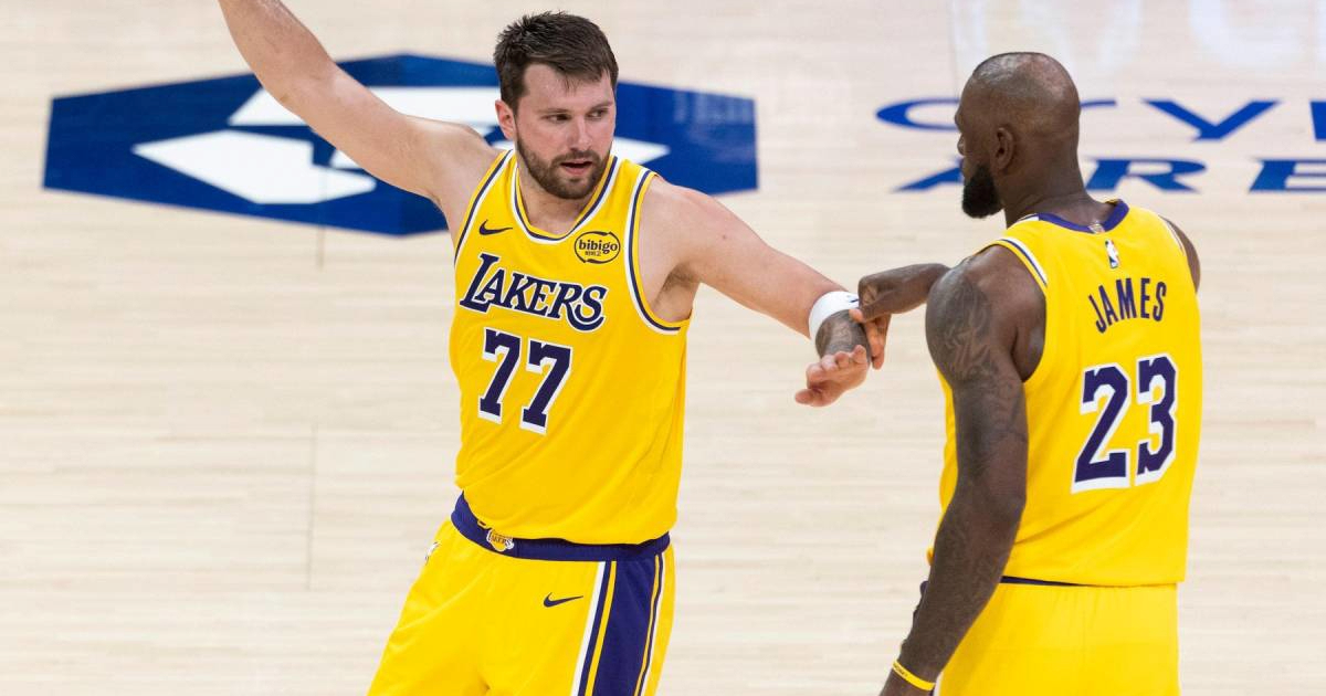 Dončić briljirao, LeBron srušio NBA rekord. Lakersi slavili u dramatičnoj završnici