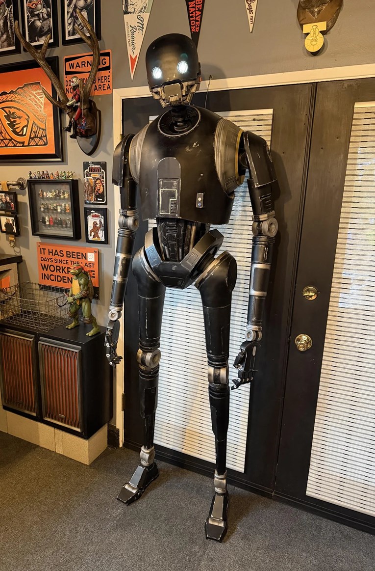 Žena mu dopustila jednu Star Wars figuru za Božić. Pogledajte što je donio kući