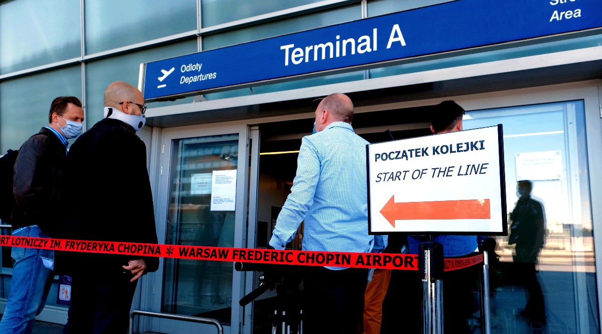 Poljska zabranjuje letove iz 46 zemalja, među njima je i Hrvatska