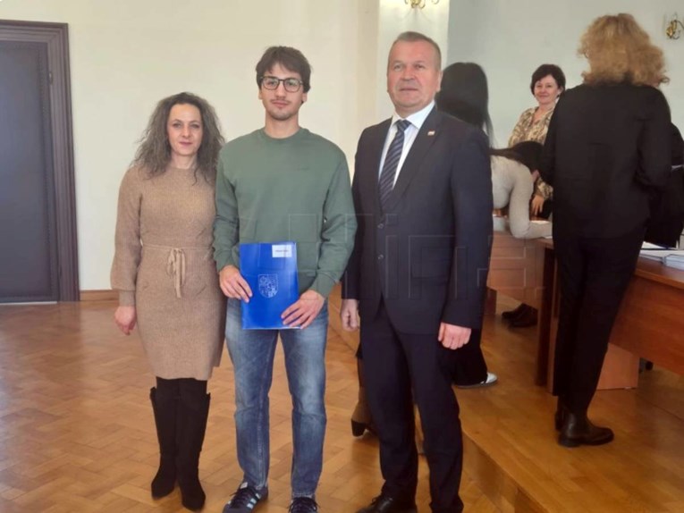 U Varaždinskoj županiji 52 stipendije za srednjoškolce i 45 za studente 