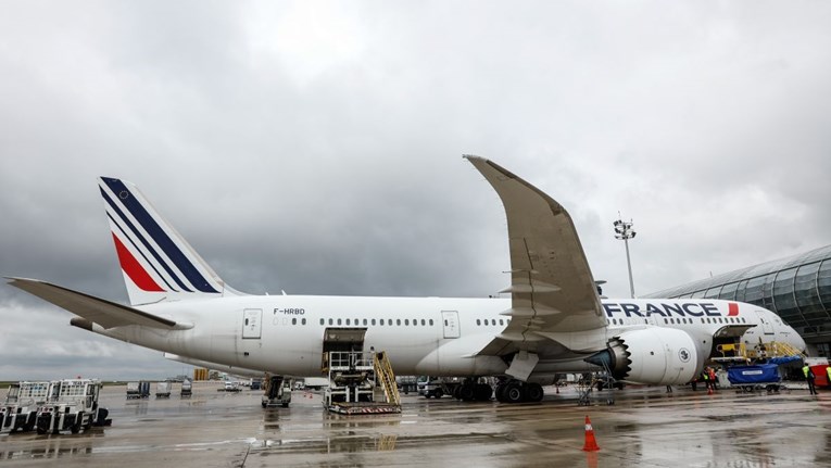 Air France brani muškarcima da sjede pored djece koja putuju sama. Izgubili na sudu