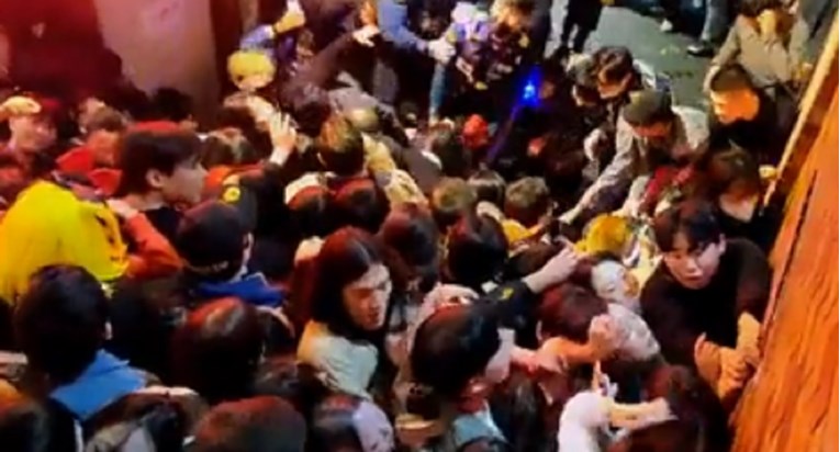 Svjedok stampeda u Seulu: Šokiran sam mrtvim tijelima, ljudi su plakali kraj njih