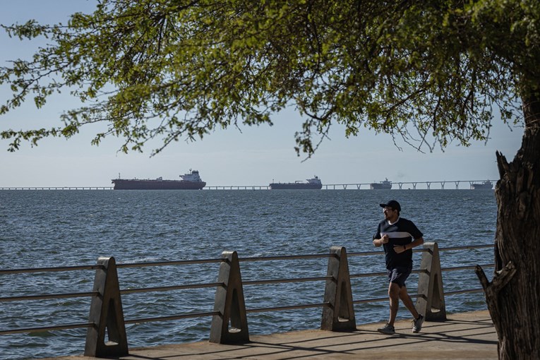 Spor početak izvoza nafte iz Venezuele u SAD, rafinerijama je preskupa