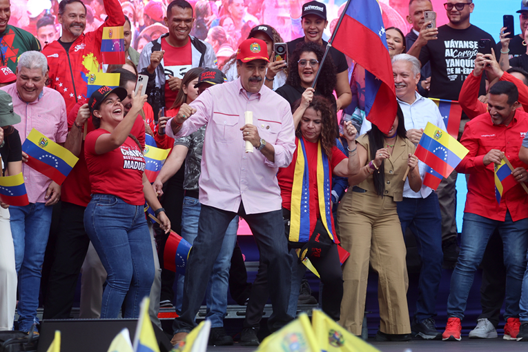 Bjelorusija nudi utočište Maduru?