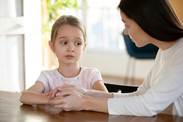 Kako pomoći djetetu da nauči razliku između nepristojnosti, zlobe i zlostavljanja