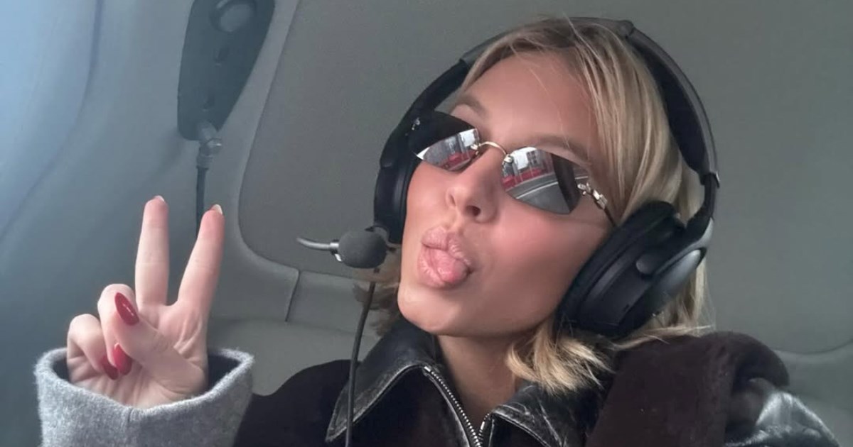 Sydney Sweeney nosila raskopčanu traper košulju i traperice niskog struka