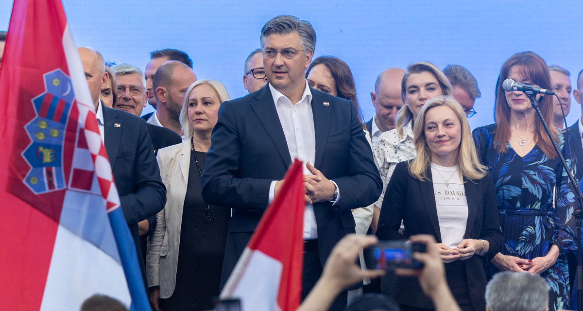 Akademska zajednica HDZ-a podržala HDZ :)