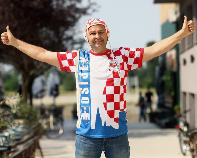 Hrvatski navijač u Osijeku pozirao u dresu kakav vjerojatno još niste vidjeli