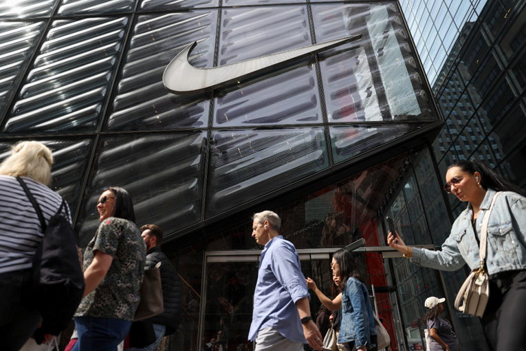 Nike pod istragom zbog navodne diskriminacije bijelih zaposlenika