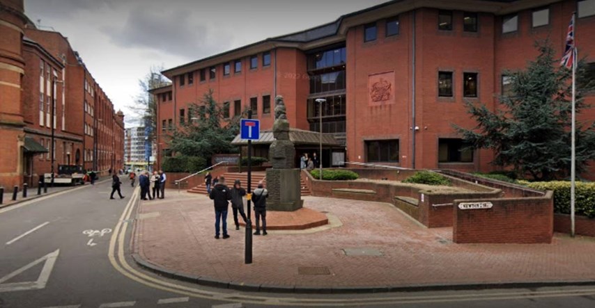 Nastavnik (28) iz Britanije priznao da je seksualno zlostavljao tri učenice