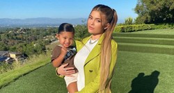 Kylie Jenner fotkom iz djetinjstva pokazala da joj kći nalikuje kao jaje jajetu