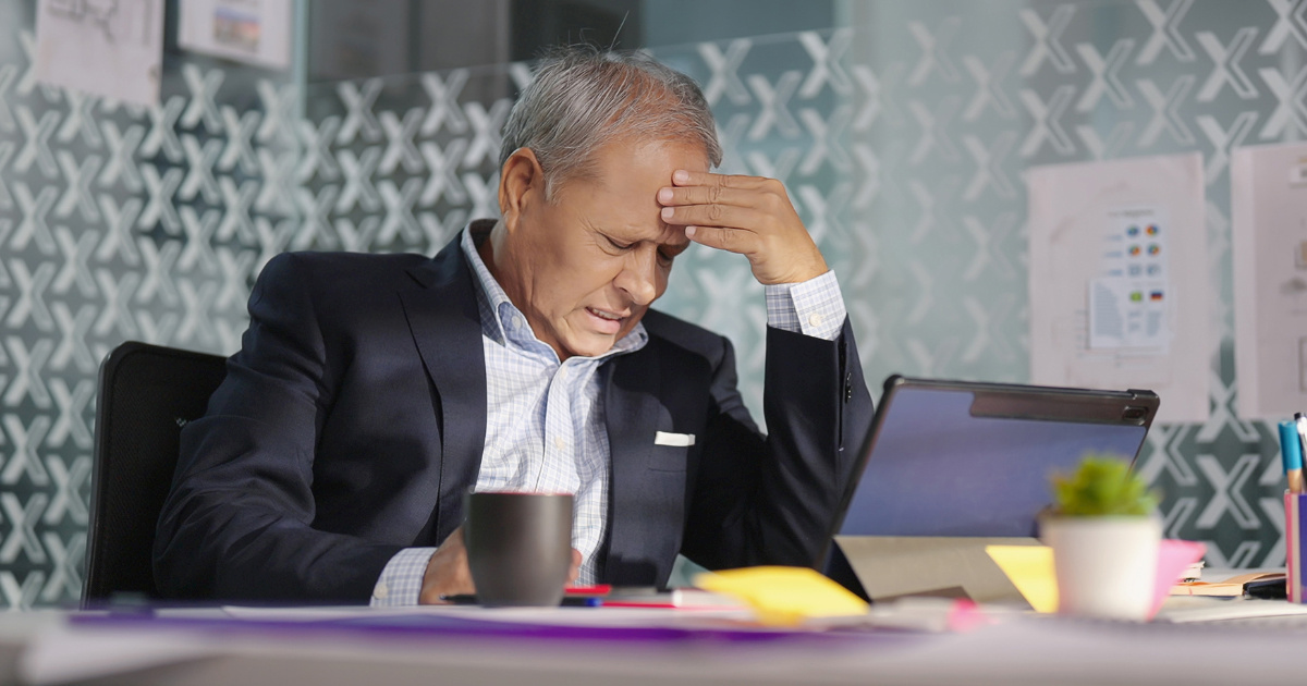 Neurolog kaže da mnogi stariji od 50 godina prakticiraju 4 navike koje štete mozgu