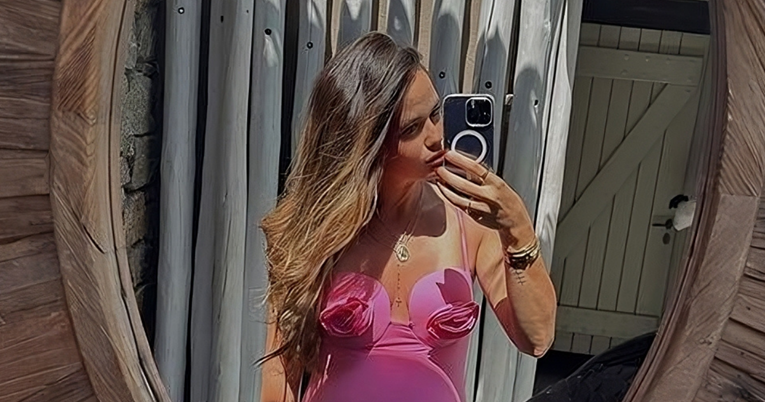 Adriana Ćaleta-Car objavila fotke s odmora u Grčkoj, pokazala poveći trudnički trbuh