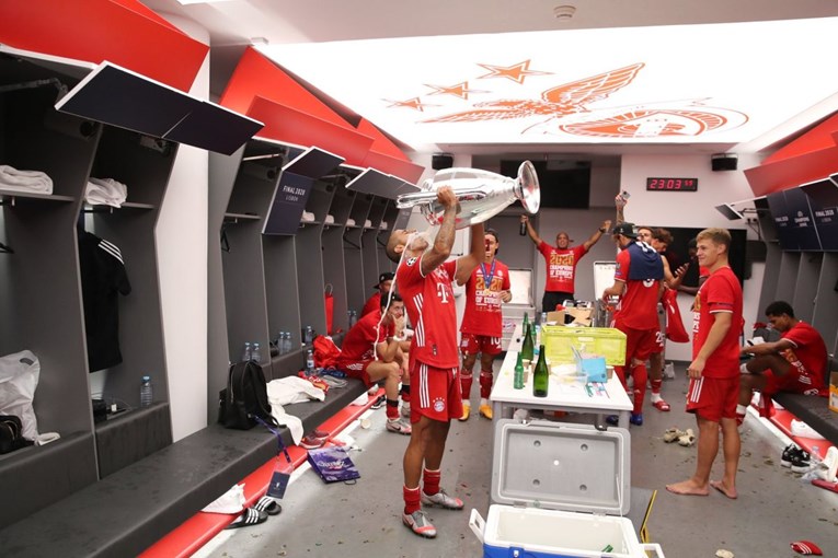 Zagrepčani u nevjerici: Evo što se nalazilo iza nogometaša Bayerna dok su slavili