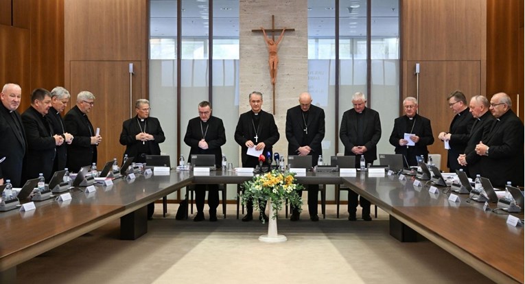 Sastali se hrvatski biskupi, promišljat će o zaštiti maloljetnika