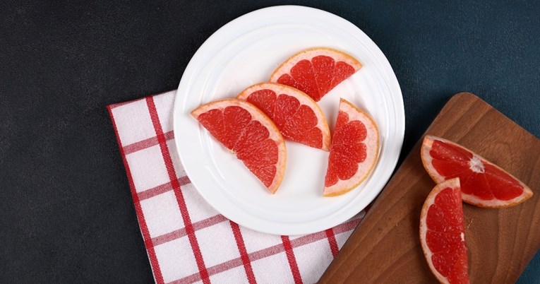 Mnogi nisu svjesni da zapravo ne bi smjeli konzumirati grejp. Evo tko je ugrožen
