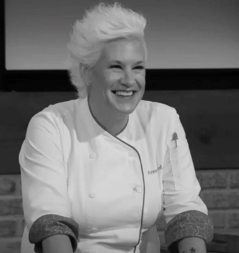 Poznata kuharica Anne Burrell pronađena mrtva u svom domu. Imala je 55 godina