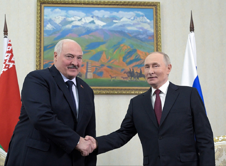 Lukašenko poručio Zelenskom: Pregovarajte dok možete. Izgubit ćete zemlju