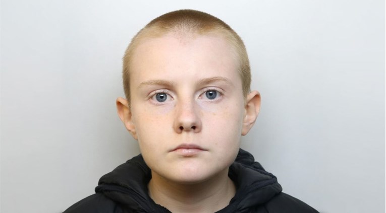 Britanska neonacistička tinejdžerica napala Iranca sjekirom. "Utjelovljenje sam pakla"