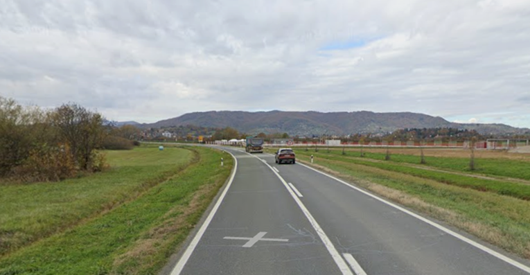 Vozač udario u dva kamiona kod Novog Marofa, troje ozlijeđenih