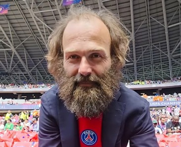 Bivši srpski napadač u dresu PSG-a na finalu LP-a. Izgleda neprepoznatljivo