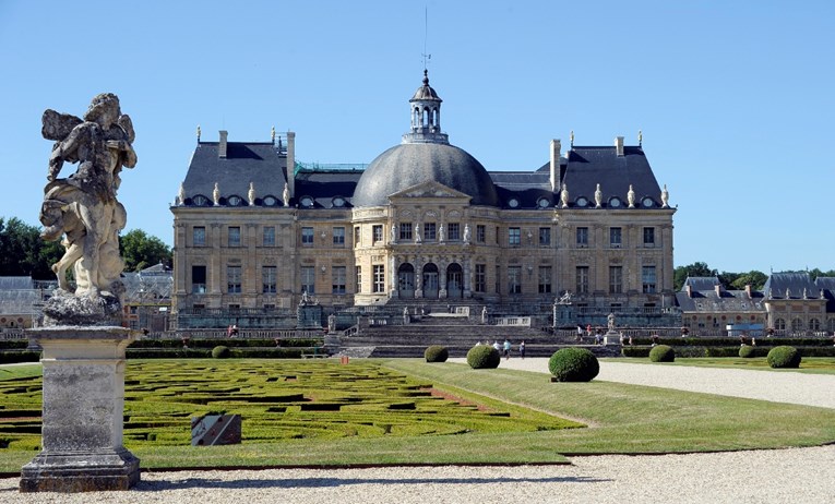 Opljačkan čuveni dvorac kod Pariza, lopovi ukrali drago kamenje i novac