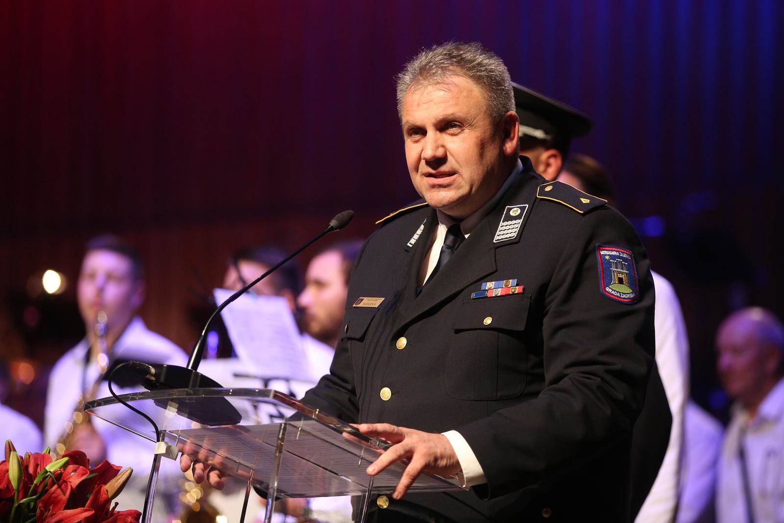 Ovo je trojac iz ZG vatrogasne zajednice koji je na meti policije. Imamo nove detalje