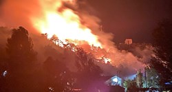 VIDEO U Crikvenici izbio požar, vatra gorjela u blizini kuća