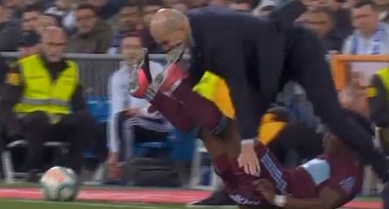 Zidaneu se igrač zabio kopačkom u lice. Zizou nije ni trepnuo