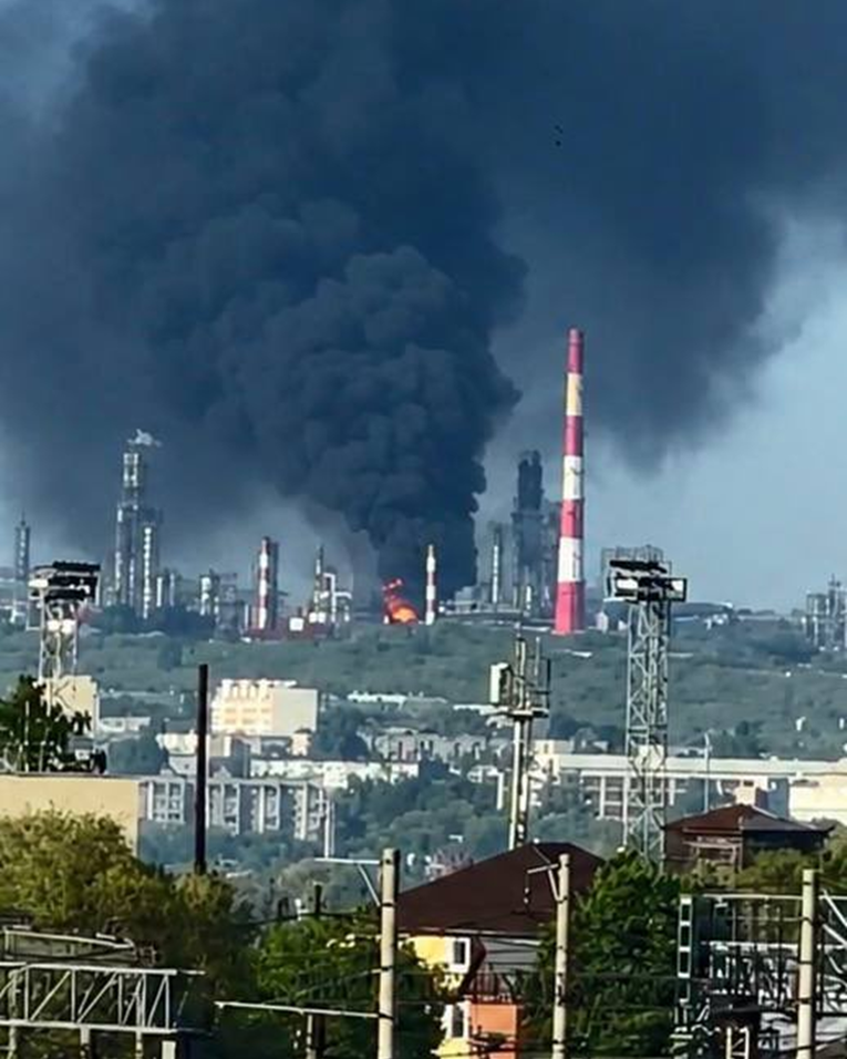 Napadnut ruski grad 700 km od ukrajinske granice. Pogođena rafinerija, ima poginulih