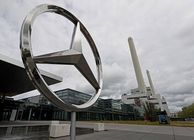 Mercedes s tržišta povlači 135 tisuća vozila zbog neispravne klime