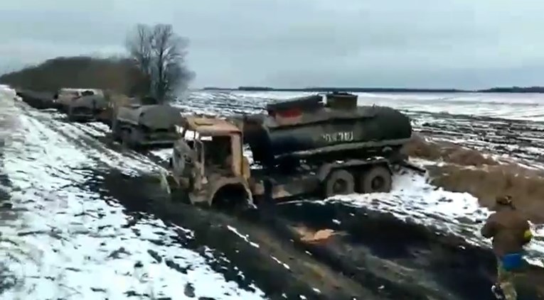 VIDEO Ukrajina kaže da je uništila 7 ruskih cisterni na putu prema Kijevu, pogledajte