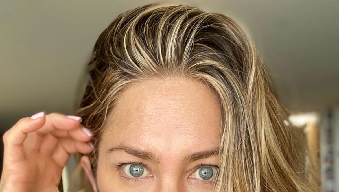 Jennifer Aniston objavila selfie sa zaštitnom maskom, neki je napali zbog toga